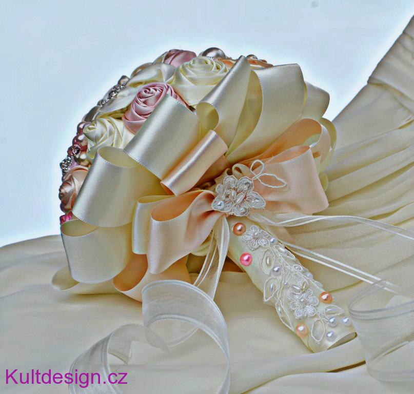 Brožová látková kytice Pettitea a korsáž