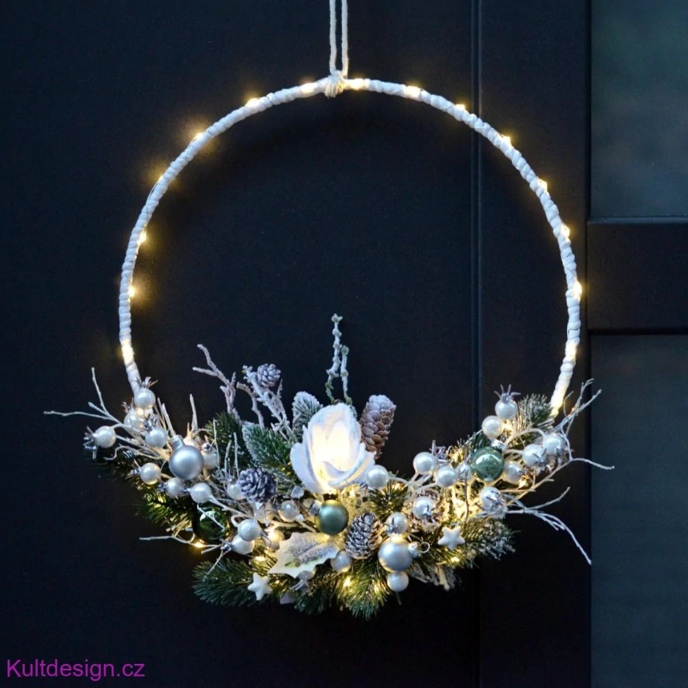 Svítící vánoční věnec bílý 40 LED