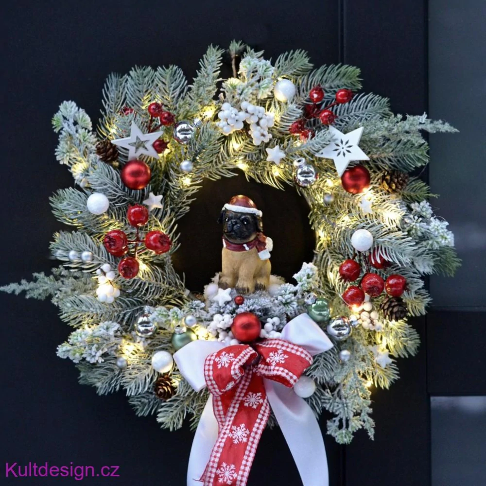 Vánoční věnec s mopsem a světýlky 36 cm