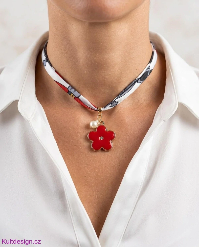 Choker náhrdelník s kytičkou