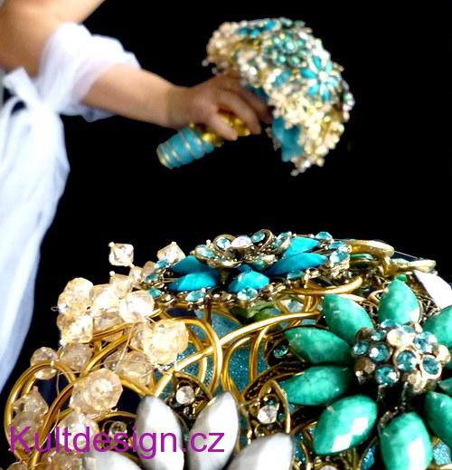 Brožová kytice Colorama + korsáž + spona do vlasů