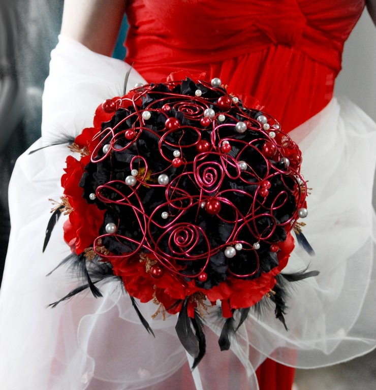 Svatební kytice Dark peony. + korsáž