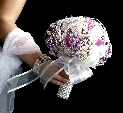 Svatební kytice Tulipány pod sněhem  + korsáž