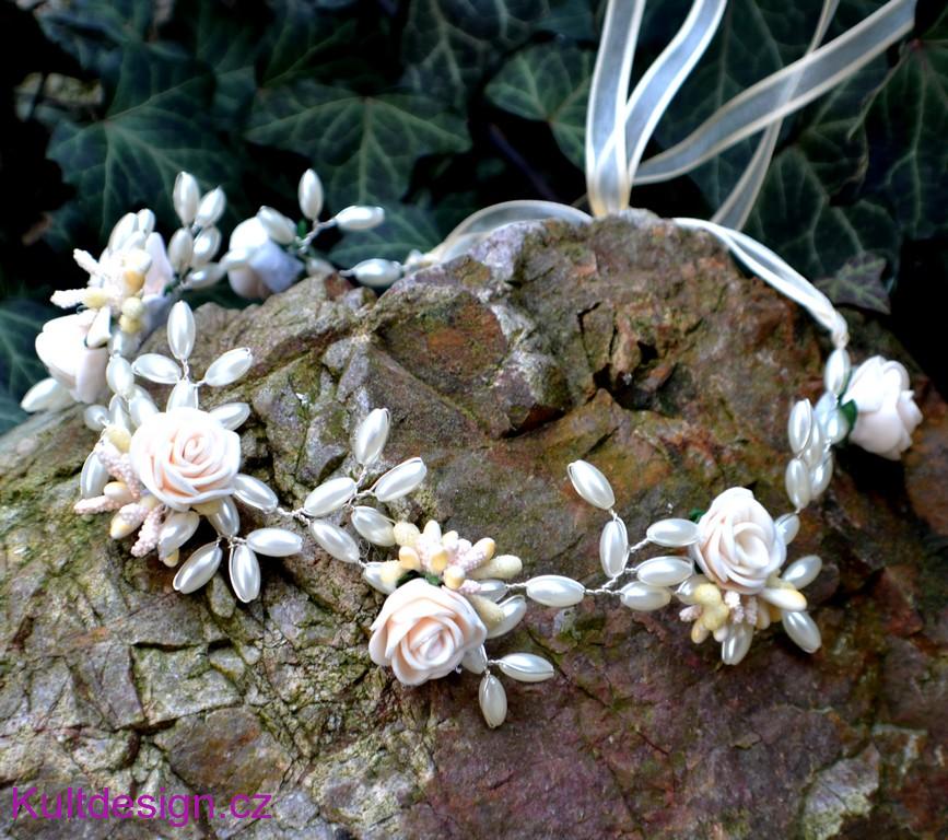 Perličkový věneček s růžičkami ivory