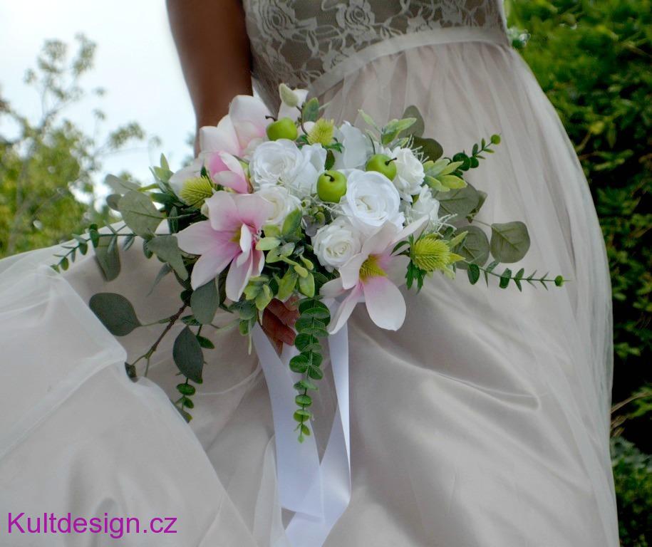 Svatební kytice Boho magnolia s jablíčky a korsáž