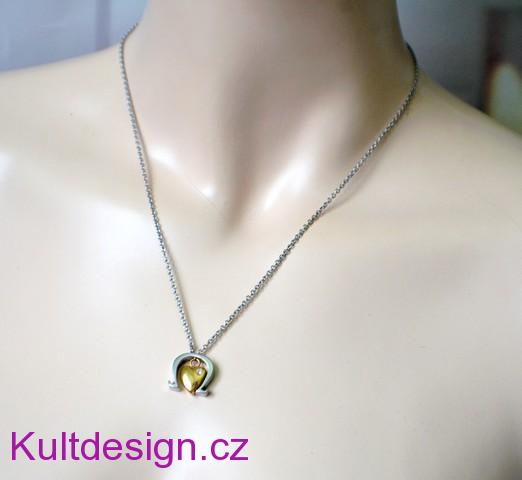 Náhrdelník z chirurgické oceli s přívěskem