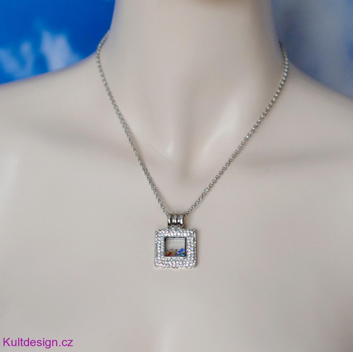 Náhrdelník s plovoucími krystalky