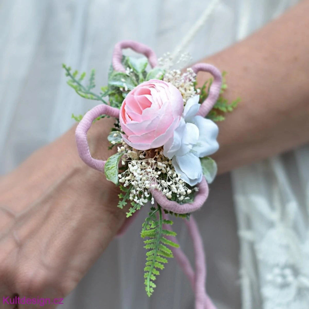 Květinový náramek na stužce růžový