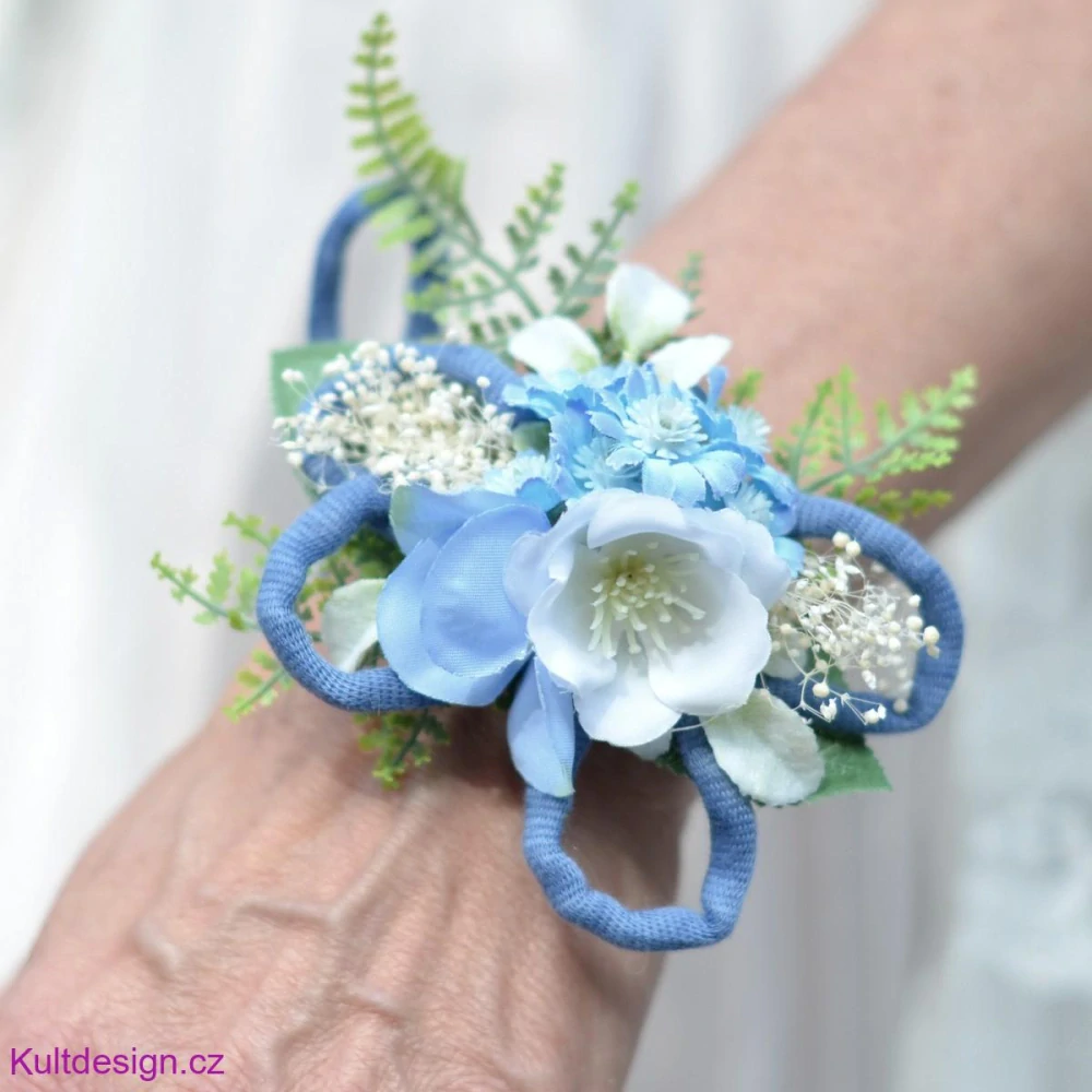 Květinový náramek na stužce modrý