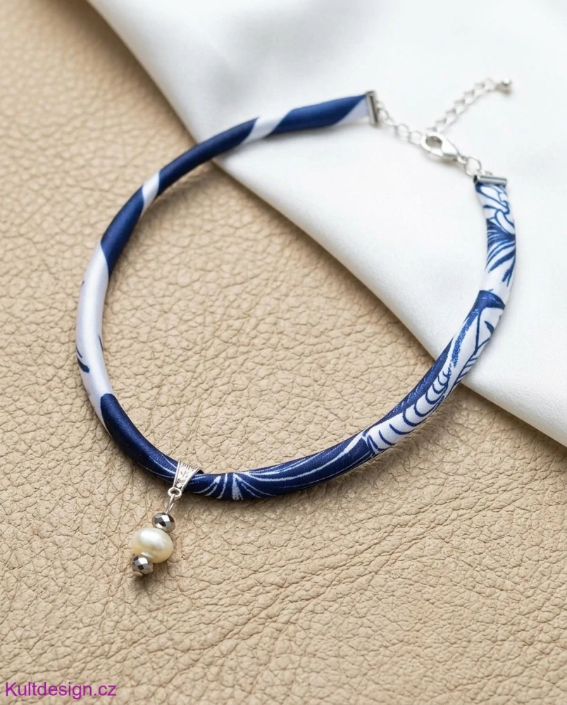 Saténový choker s perličkou