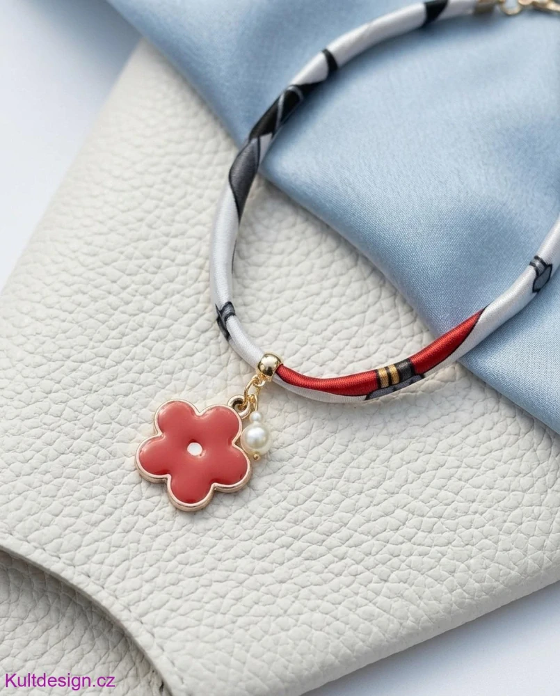 Choker náhrdelník s kytičkou