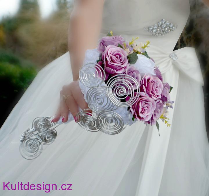 Moderní svatební kytice Katja a korsáž