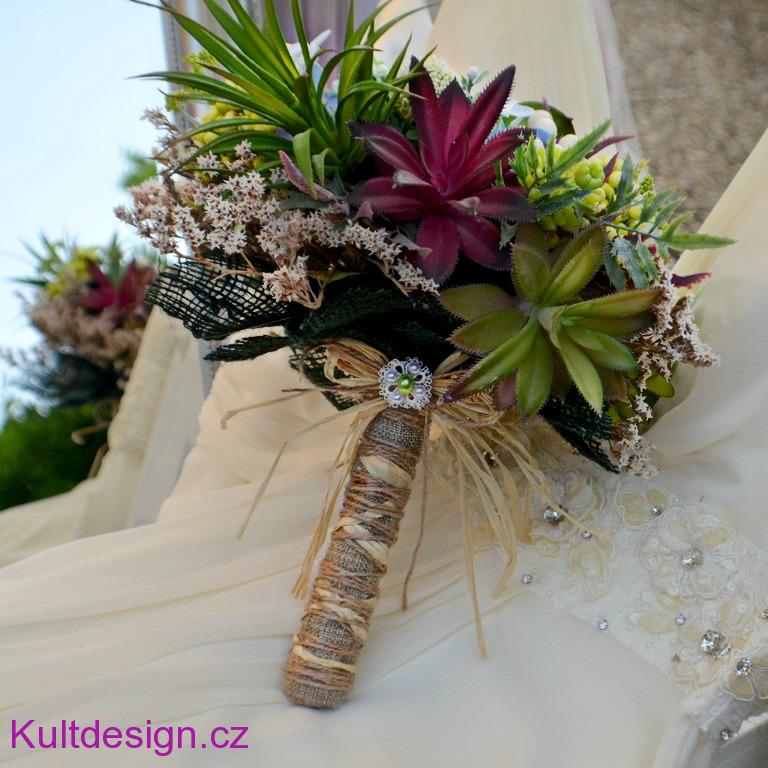 Svatební kytice Suisinwea a korsáž 
