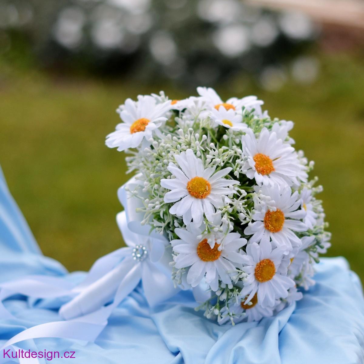 Svatební kytice Kopretiny cute 25 cm a korsáž