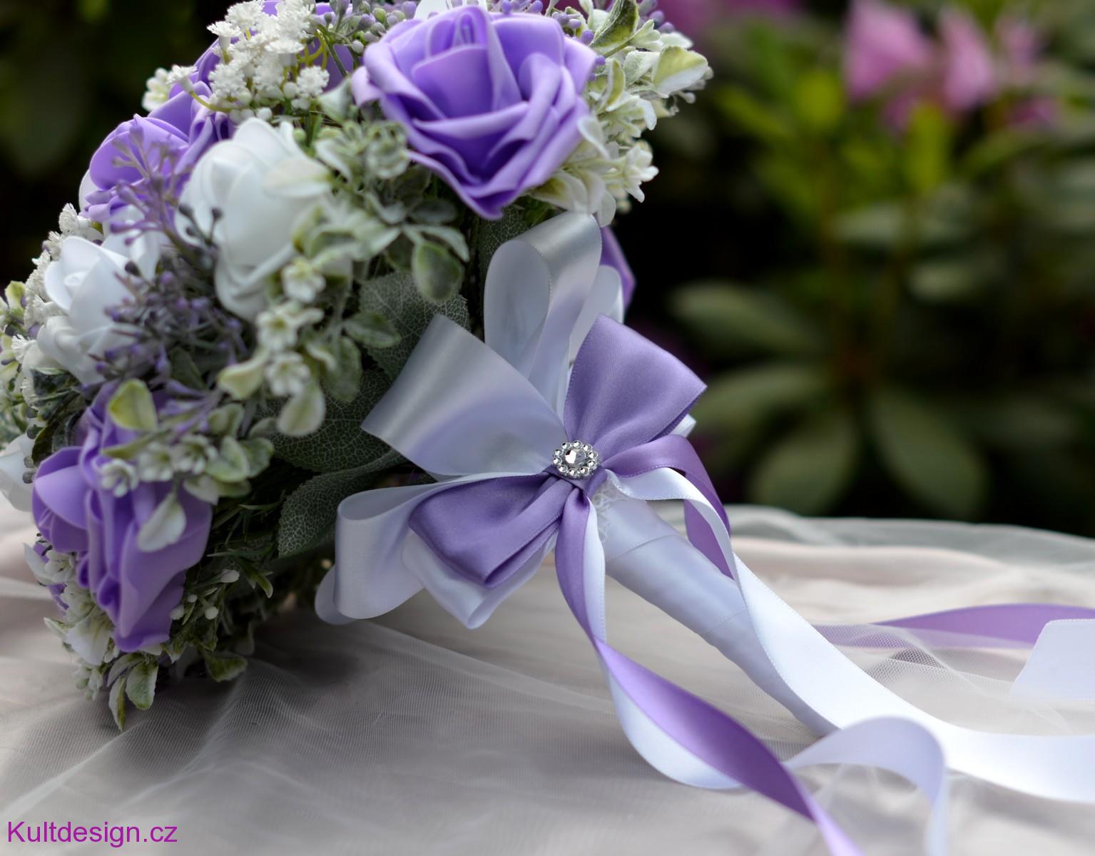 Svatební kytice Tindy a korsáž