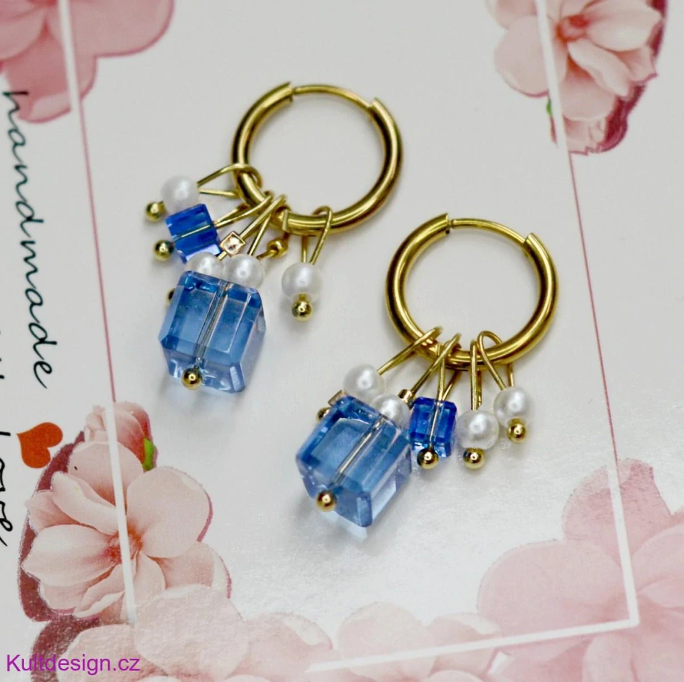 Ocelové náušnice kostičky nebesky modré