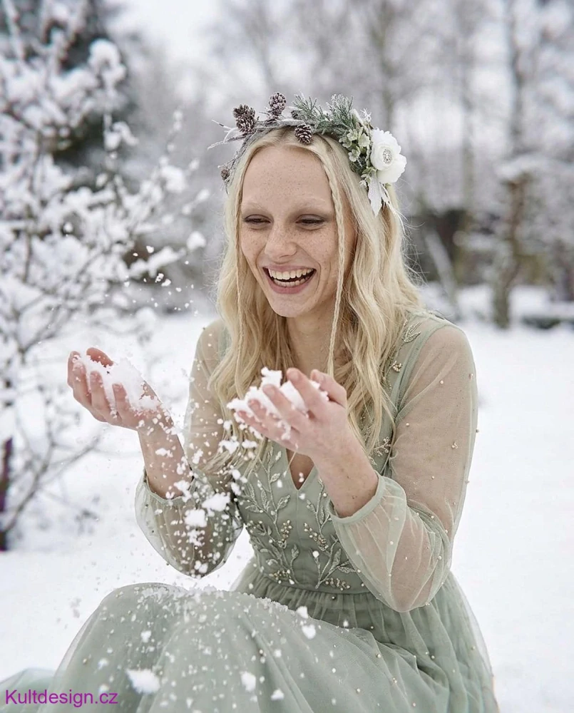 Zimní květinová boho čelenka do vlasů