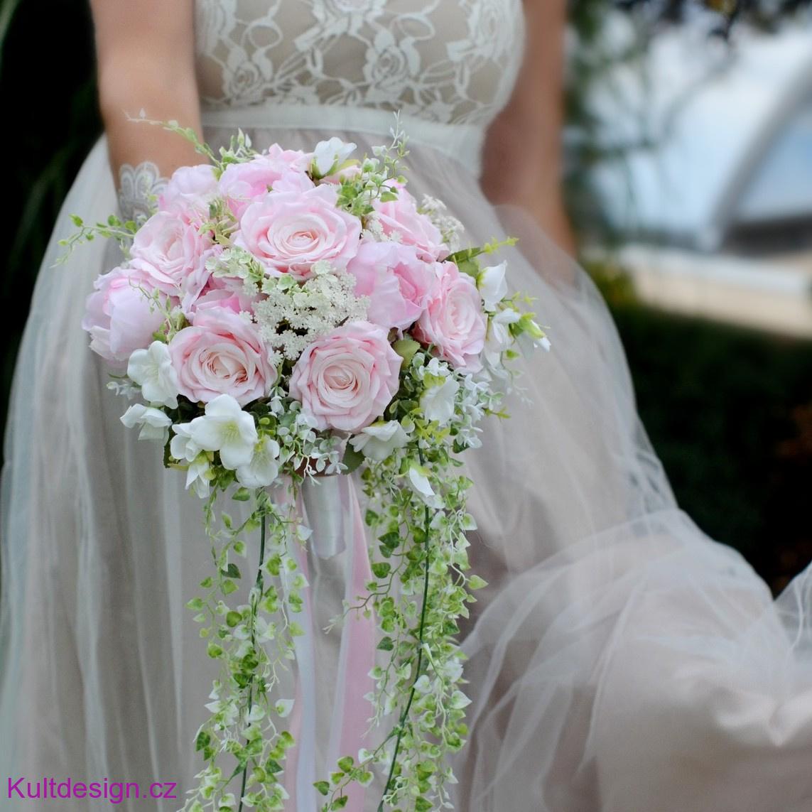 Svatební kytice  Bretie  a korsáž