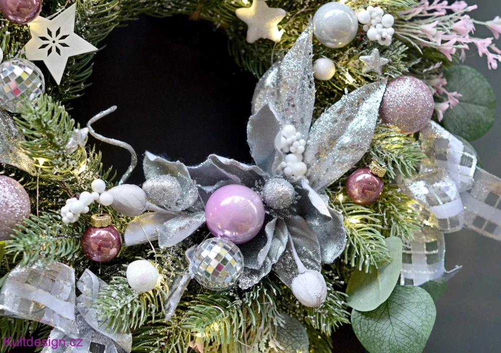 Vánoční věnec se světýlky s časovačem 35 cm