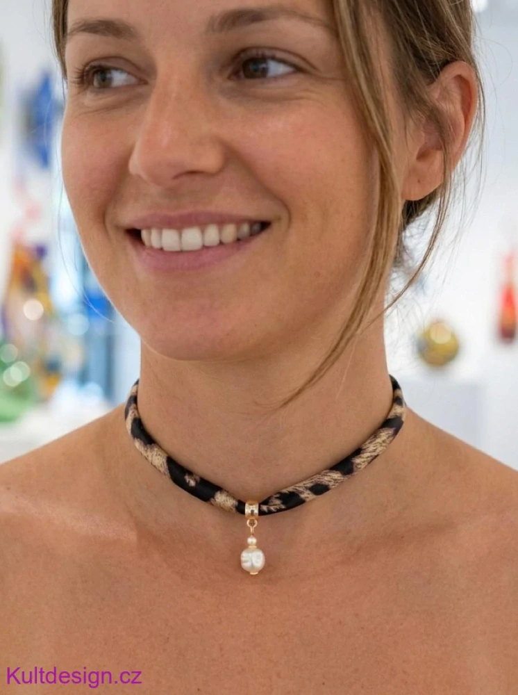 Choker náhrdelník s leopardím vzorem perlička
