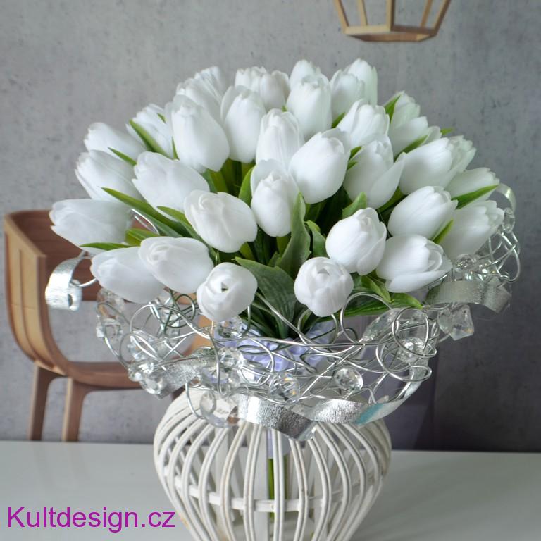 Svatební kytice Sněžné tulipány a korsáž
