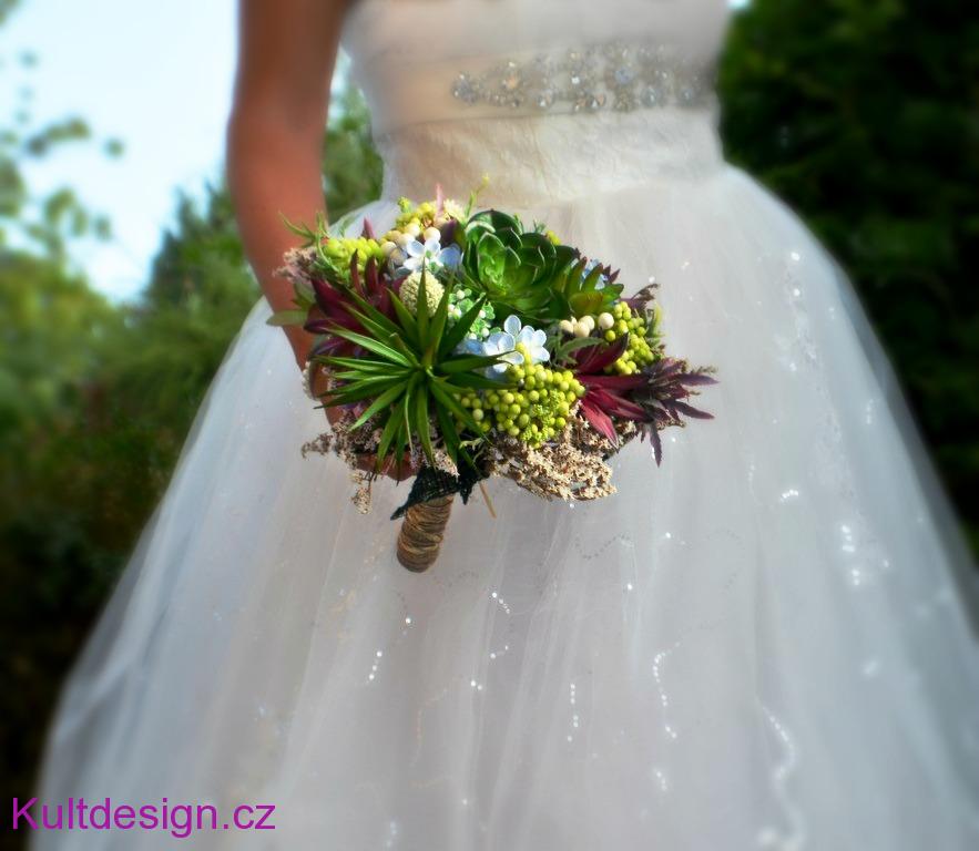 Svatební kytice Suisinwea a korsáž 