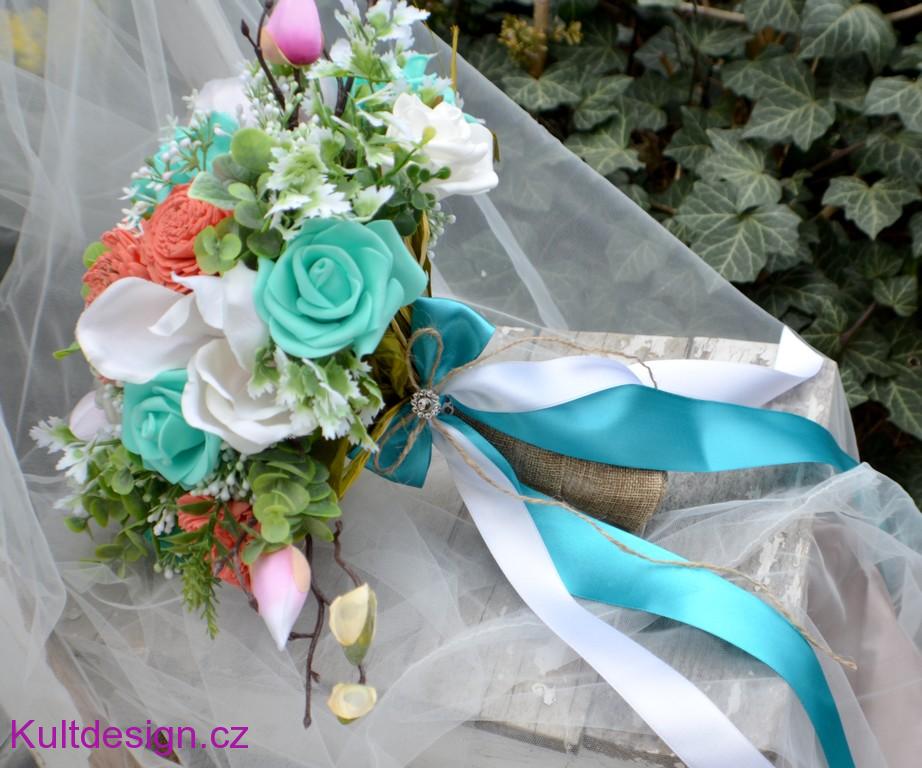 Svatební kytice Magnolia Coral  a korsáž